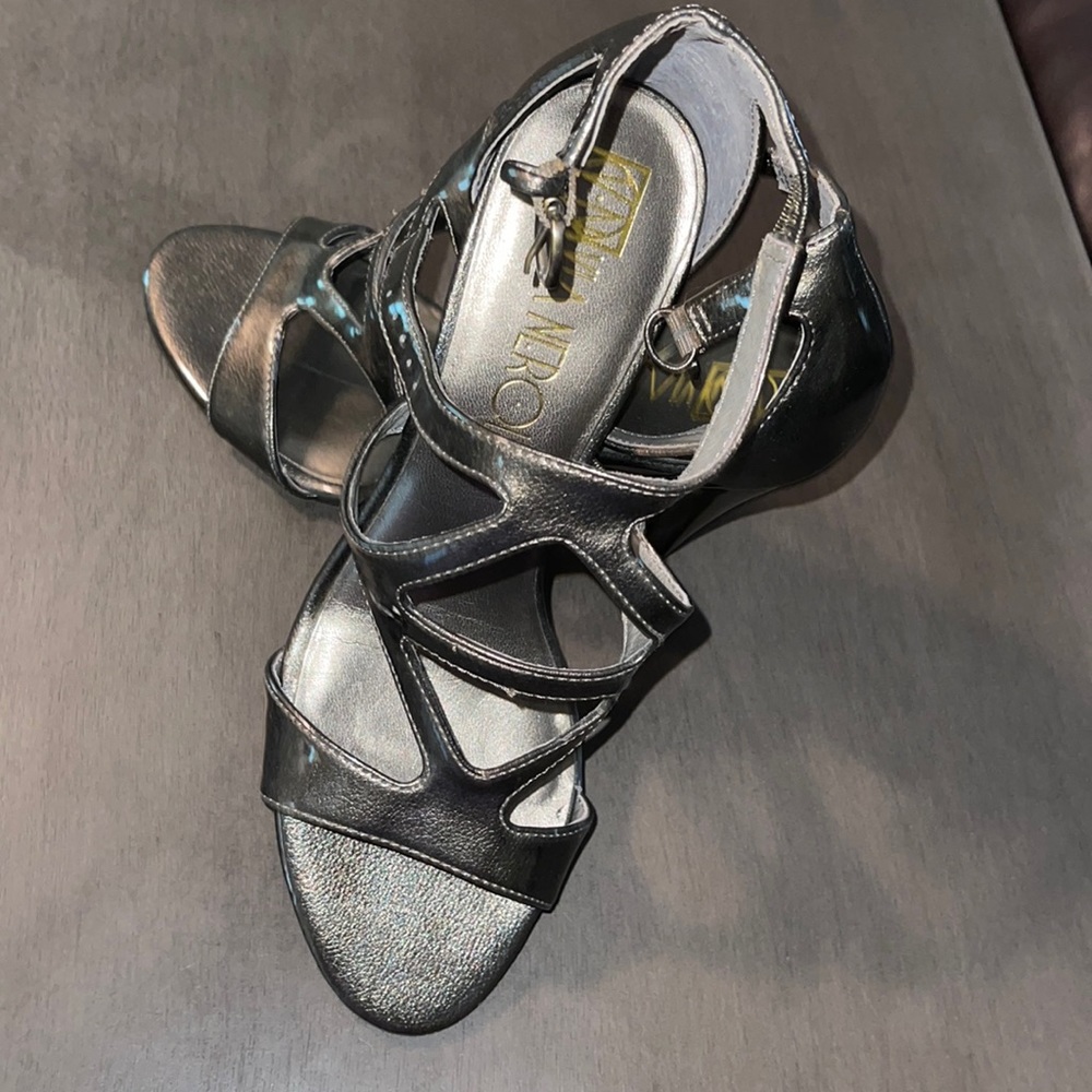 Vía Neroli Shoes